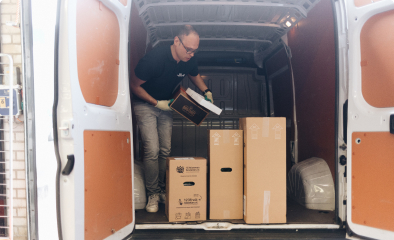 Pakketen bus uitpakken Pakketen bus uitpakken